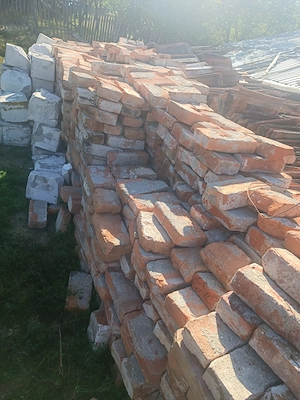 Vând țiglă și cărămidă din demolari