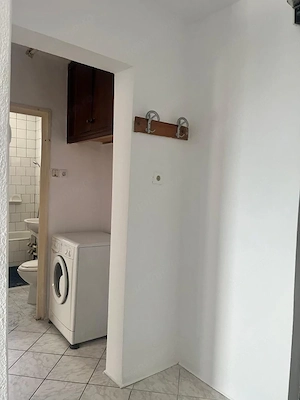 Apartament 2 camere, decomandat, zona Vest  - imagine 6