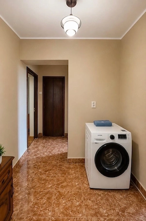 Apartament de 3 camere renovat - imagine 4