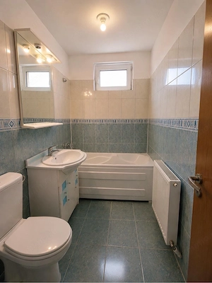 Apartament de 3 camere renovat - imagine 5