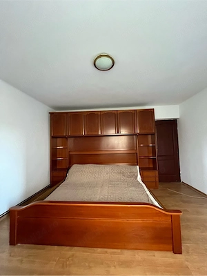Mobilă cu pat dublu matrimonial 