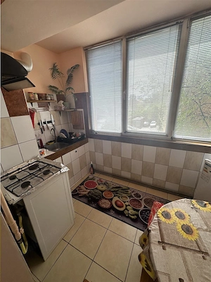 Decomandat la etajul 2 in bloc anvelopat cu centrala proprie - imagine 6