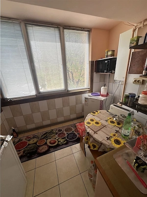 Decomandat la etajul 2 in bloc anvelopat cu centrala proprie - imagine 5