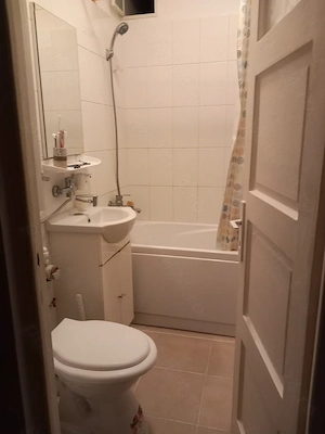 Apartament 2 camere decomandat , zona  verde  fara  trafic auto, la 2 pasi de bulevard.si de b - imagine 3