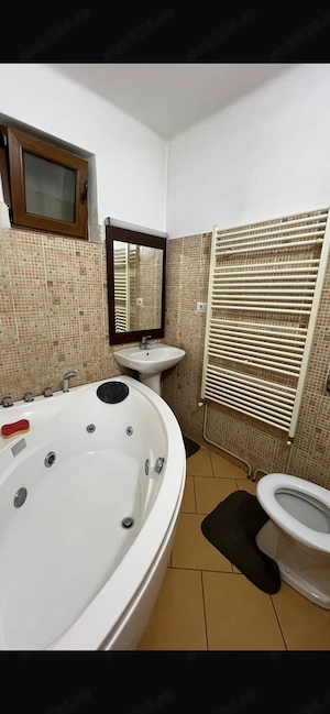 Casa 3 camere, centrul vechi, curte comuna,statie bus la 2 min, centrala - imagine 4