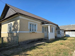 Vând casă țărănească bătrâneacsă în sat. Diocheți, comuna Movilița - imagine 4