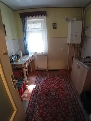 Vând apartament 2 camere et. 1 Precista zona Laguna - imagine 2
