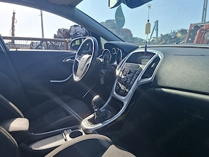 Dezmembrez Opel Astra j  - imagine 3