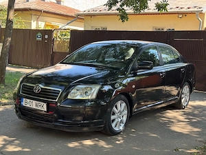 Toyota Avensis 2006 Benzina foarte fiabila si silentioasa 