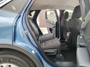 Ford Kuga 2023 Hybrid Benzina KeyLesAutomatNaviCockpitParkAssistCmrMAsalierDistronicJanteCarlig  - imagine 9