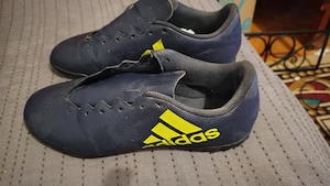 Vând Adidas fotbal de sala!!!
