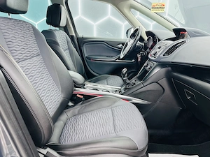 Opel Zafira - imagine 12
