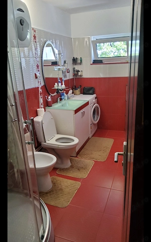Apartament 3 camere decomandat, TOTAL RESTRUCTURAT, mobilat complet   Năvodari Sud - imagine 2