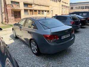 Chevrolet Cruze LT 1.8 Benzină 141 CP   210.000 KM   Unic Proprietar   2 Chei   Euro 5 - imagine 5