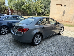 Chevrolet Cruze LT 1.8 Benzină 141 CP   210.000 KM   Unic Proprietar   2 Chei   Euro 5 - imagine 4