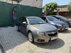 Chevrolet Cruze LT 1.8 Benzină 141 CP   210.000 KM   Unic Proprietar   2 Chei   Euro 5 - imagine 3
