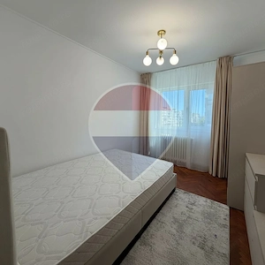 Apartament 3 camere | Bd. Independenței nr. 22 | Centru ,Decomandat - imagine 2