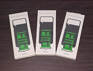 Husa silicon originala Samsung Silicone Cover with Strap Z Flip 4 F766