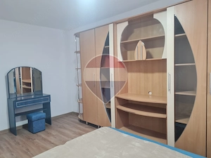 Apartament cu 3 camere de închiriat