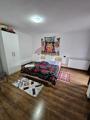 Casă / Vilă cu 9 camere de vânzare - imagine 16