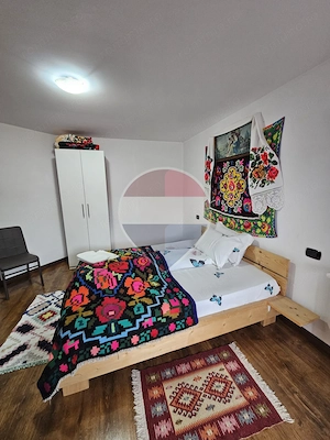 Casă / Vilă cu 9 camere de vânzare - imagine 19