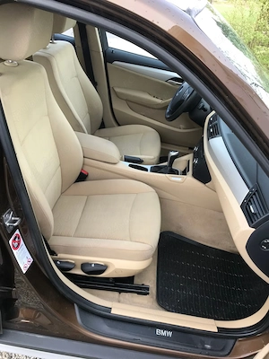 BMW X1 sDrive18d - imagine 3