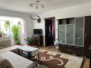 Apartament 2 camere, lângă școală și piață - imagine 3