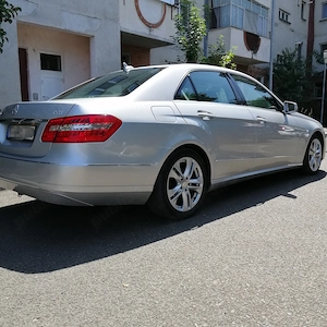 Vând Mercedes W212 Avantgarde 1.8 benzină 184 cp Euro 5  - imagine 5