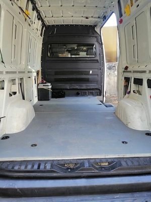 Vând VW Crafter Mediu 2.0 diesel an 2013 Euro 5  - imagine 10