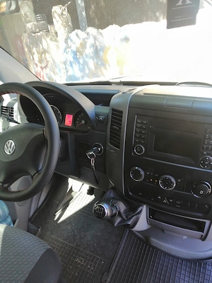 Vând VW Crafter Mediu 2.0 diesel an 2013 Euro 5  - imagine 8