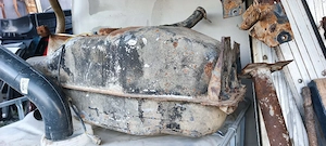 rezervor motorina nissan nisan navara d21 - imagine 3