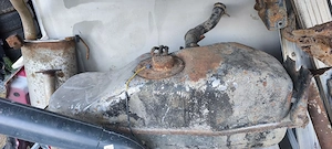 rezervor motorina nissan nisan navara d21