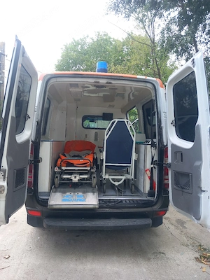 Vând ambulanță  - imagine 4