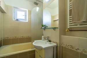 Apartament 5 camere Vlaicu – Renovat, 2 băi, centrală proprie - imagine 5