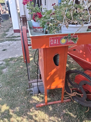 Mașină de bătut porumb