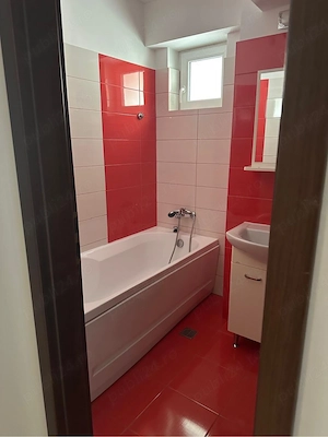 Inchiriez Apartament 3 camere, zona Trapezului