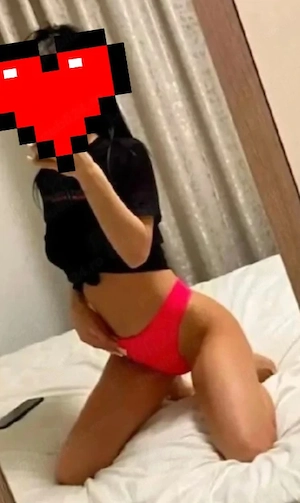 Brunetă ta sexy wow