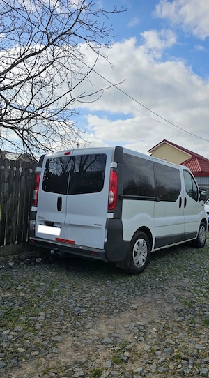Vand Opel Vivaro 8+1 - imagine 2