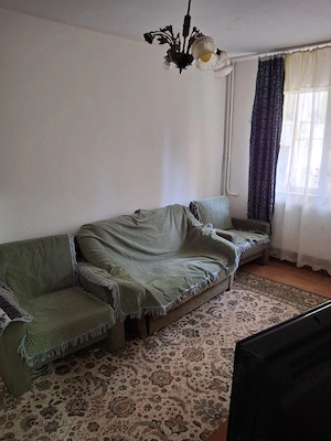 închiriez apartament cu doua camere  - imagine 4