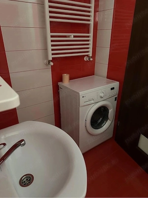 Apartament 3 camere, etaj 1, parcare inclusa, 2 băi, zona Trapezului - imagine 7