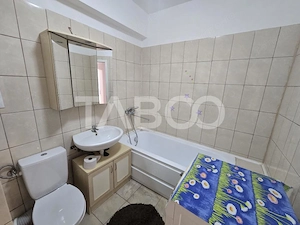 Apartament 3 camere 73 mpu balcon 6 m loc de parcare zona Turnisor - imagine 6