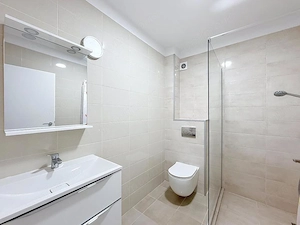 2 camere, bloc nou, 65 mp, balcon, aproape de Centru - imagine 9