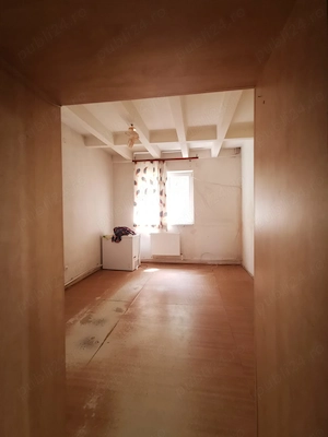 Vand apartament la parter in zona linistita.  - imagine 3