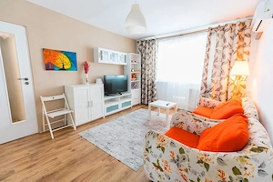 Apartament 3 camere semidecomandat