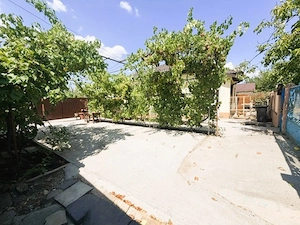 Casă renovată | teren generos 2252 mp si acces din 2 străzi - imagine 3