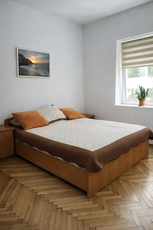 Apartament in casa cu 4 apartamente + curte si beci, zona centrală  - imagine 3