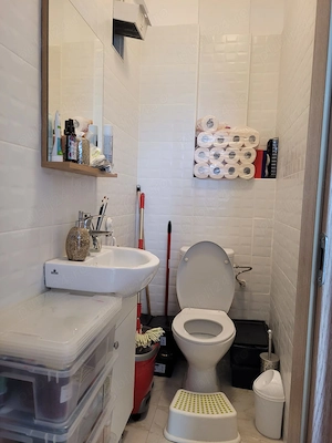 Apartament 4 camere Decomandat Damaroaia  - imagine 9