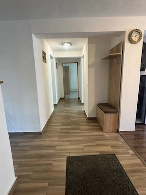 Apartament 3 camere decomandat zona Selimbar - imagine 4