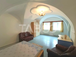 Apartament la casa 3 camere 70 mpu utili in apropiere de Piata Cibin - imagine 4