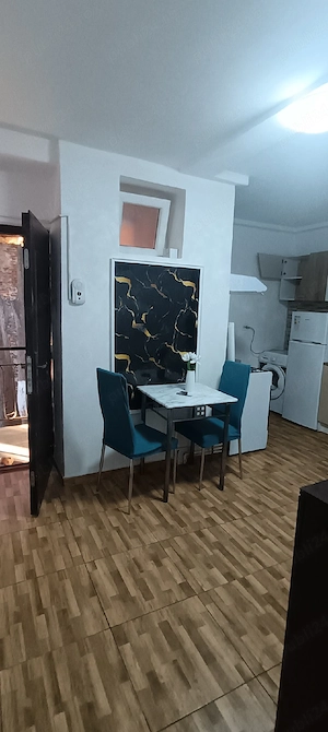 Inchiriez apartament decomandat  - imagine 3
